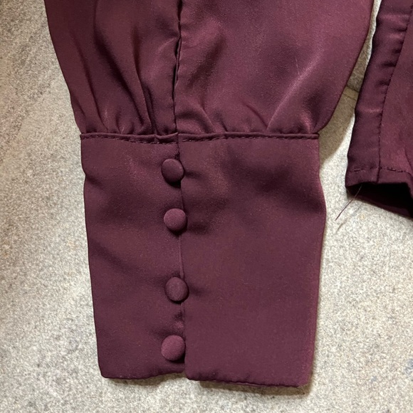 Dynamite Sexy Blouse - Picture 2 of 5